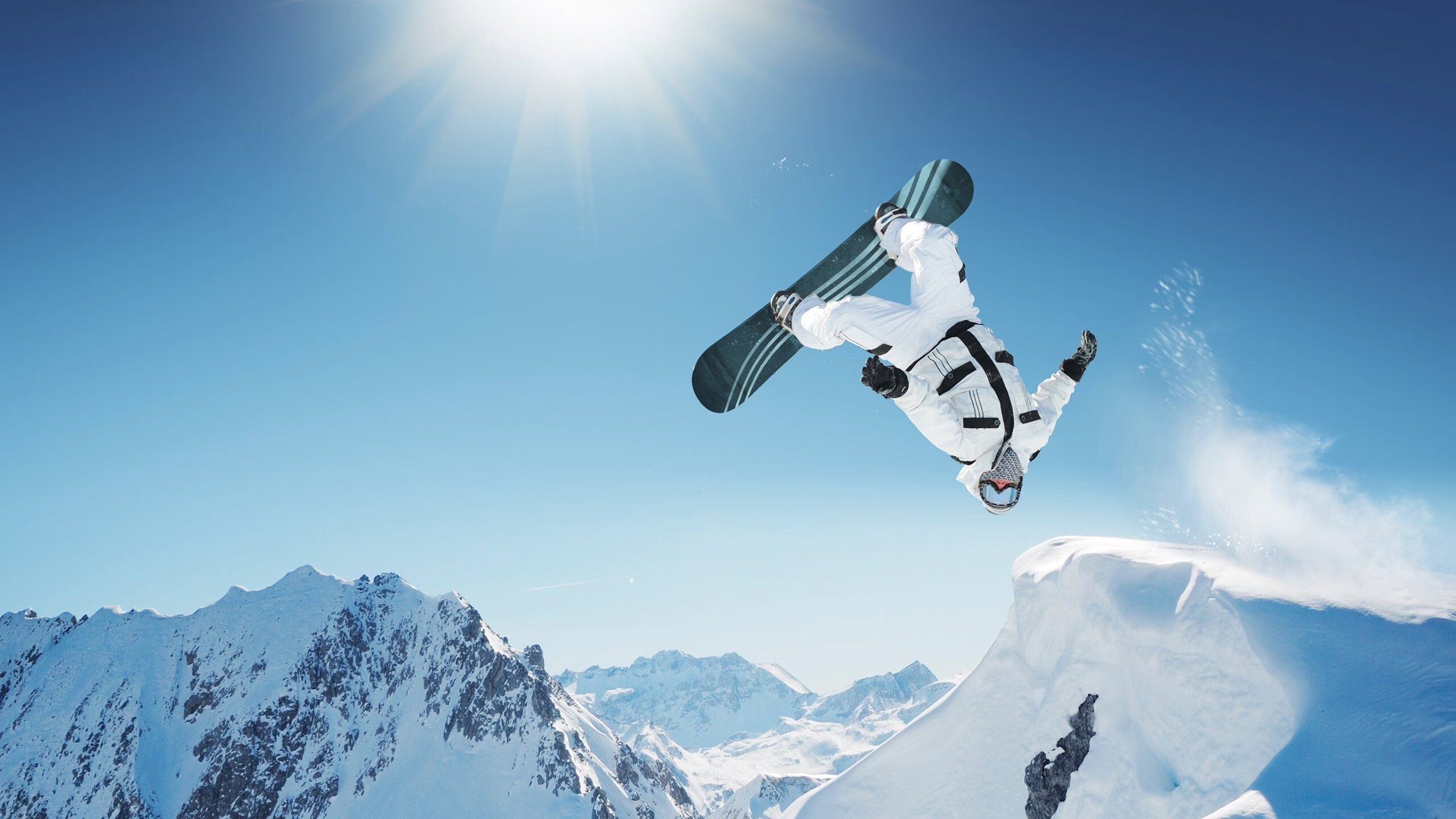 绿茵场上的双城记，国际米兰轻取乌拉圭，库尔图瓦刷新纪录书写传奇