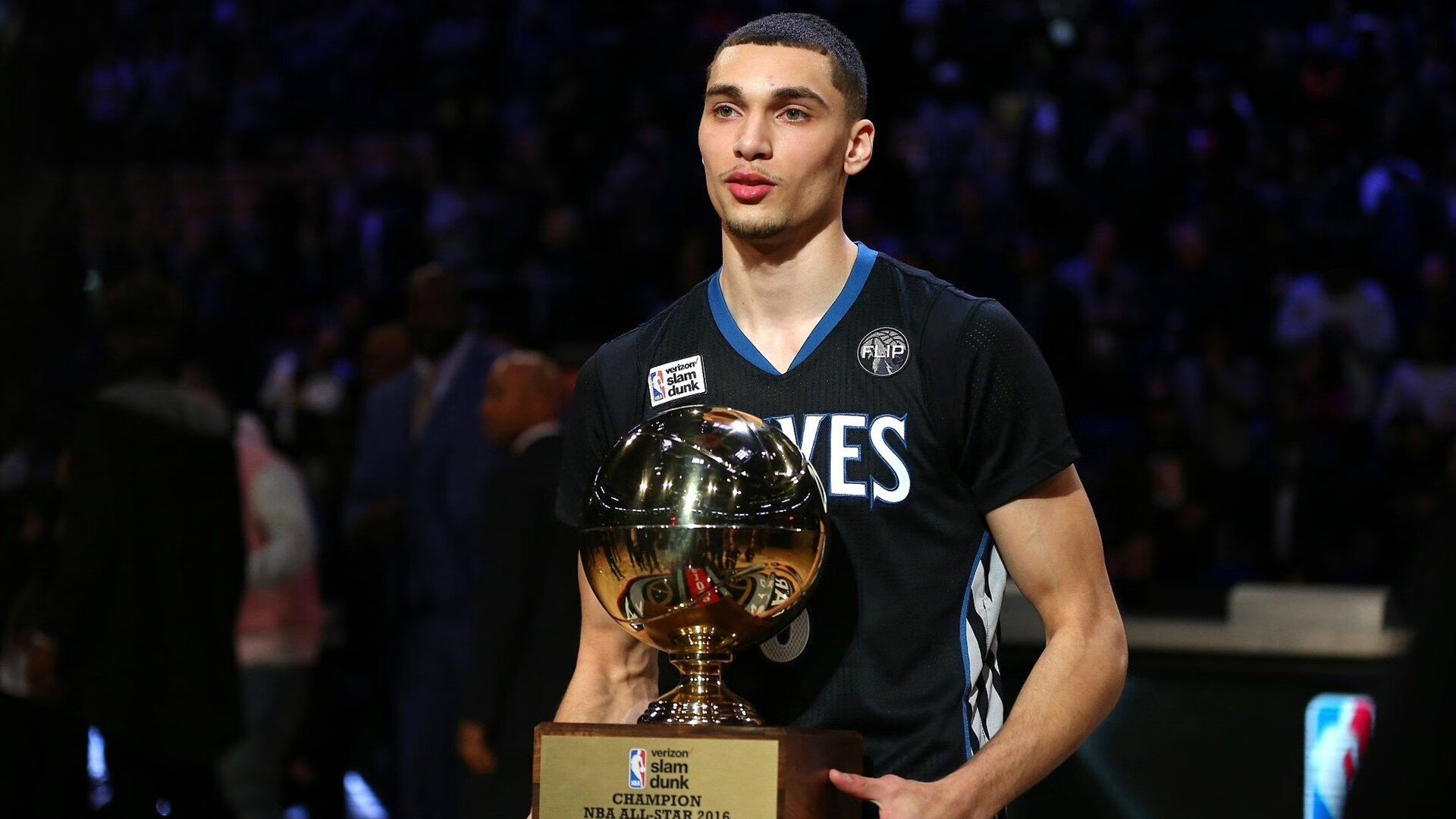 布伦森惊艳四座,掘金主场碾压新疆队展现冠军底蕴